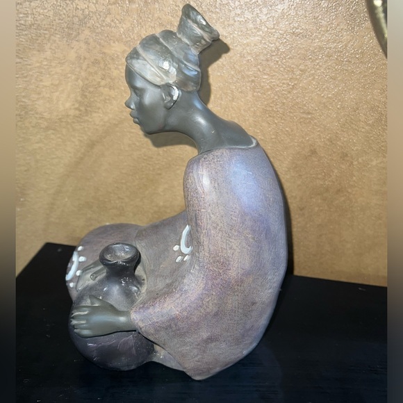 SEYMOUR MANN Handcrafted African Themed Figurine Woman With Pottery - Picture 2 of 12